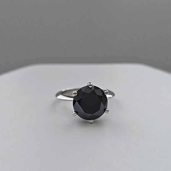Jewelry - 5ct Black Moissanite Ring